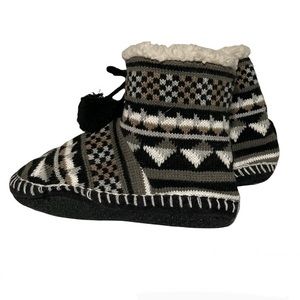 MUK LUKS Aztec Tribal Bootie Slippers White Gray Black Womens Medium 5 6 7